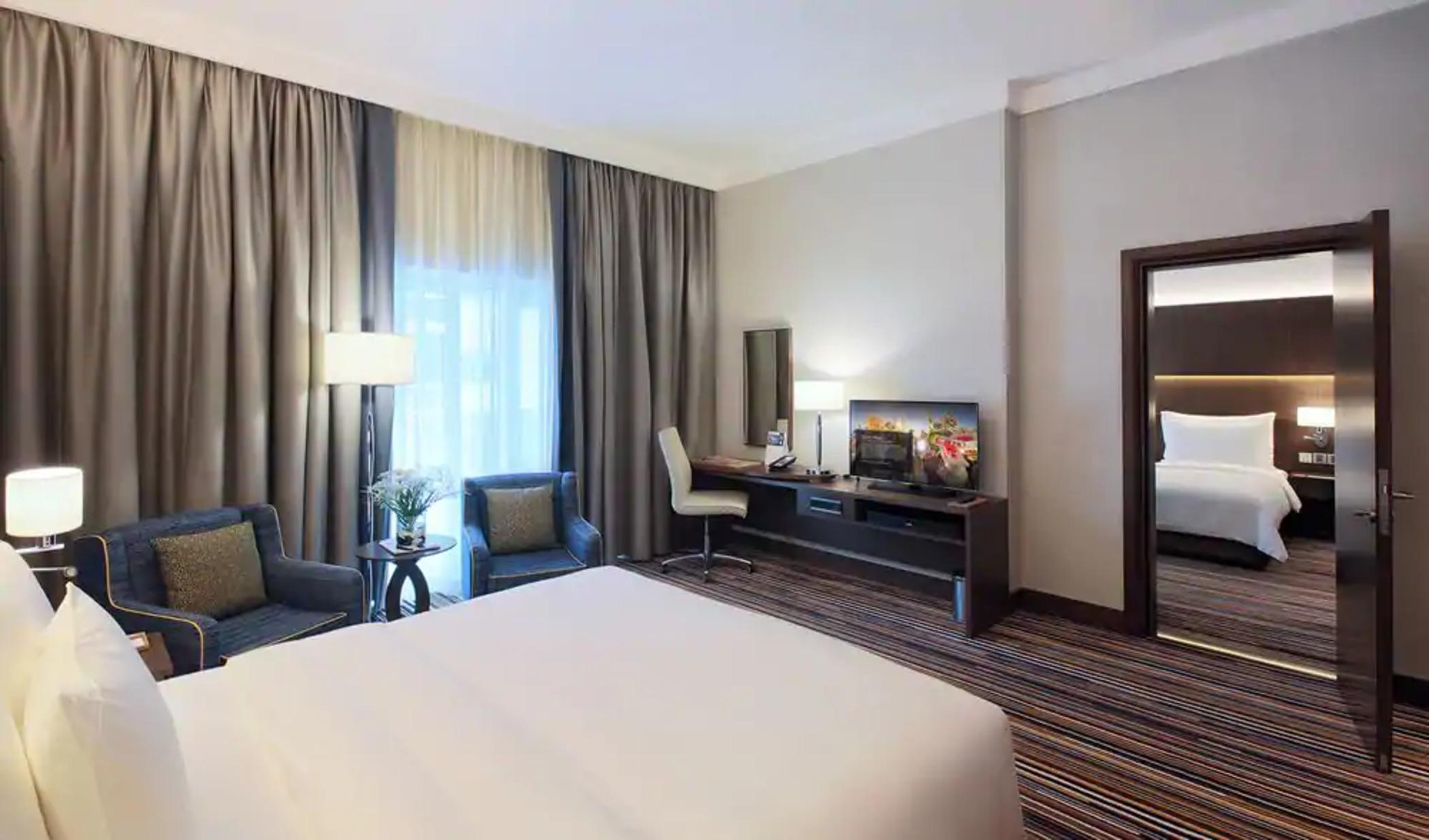 Dusit D2 Kenz Hotel Dubai Exterior foto