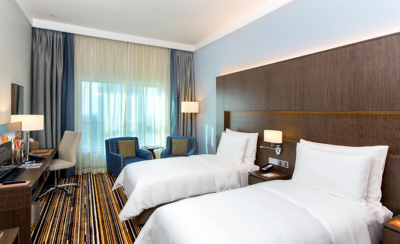 Dusit D2 Kenz Hotel Dubai Exterior foto