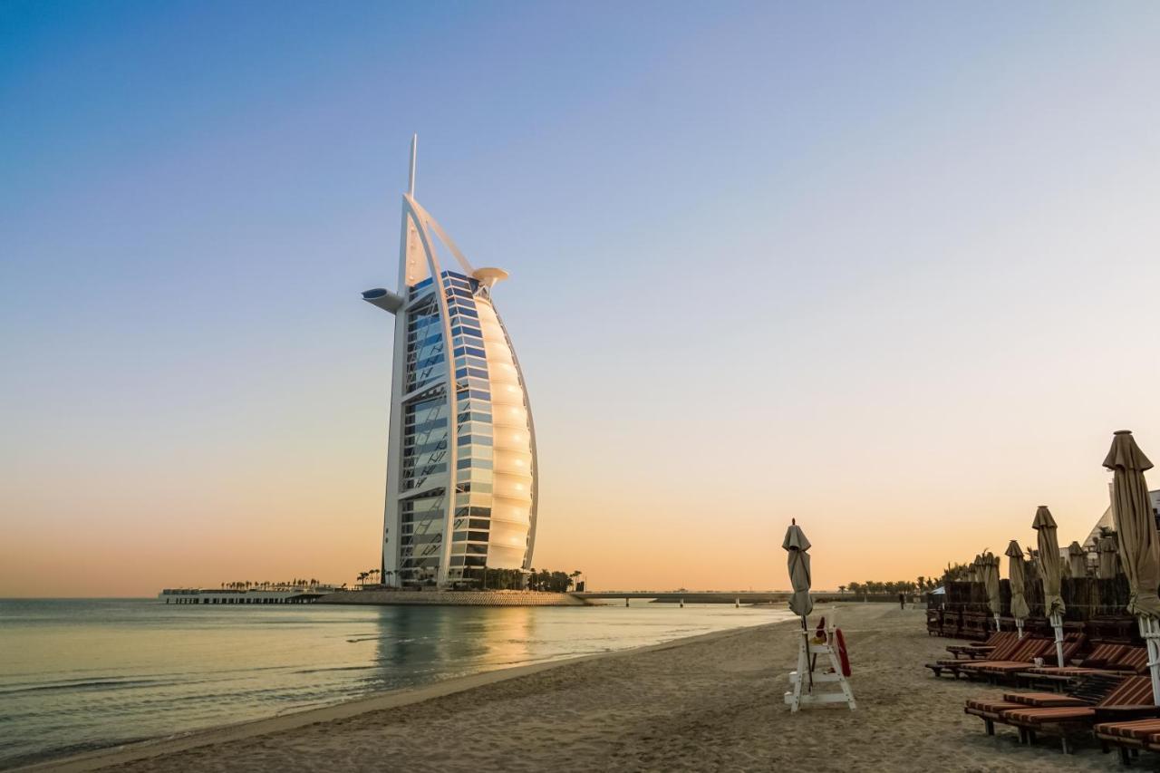 Dusit D2 Kenz Hotel Dubai Exterior foto